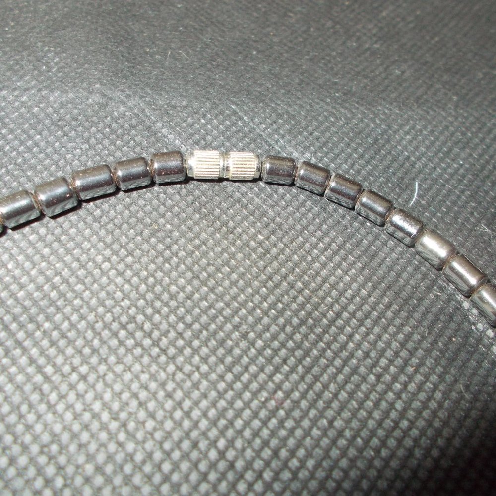 Luxury Fashion Necklace - Picture 3 of 3